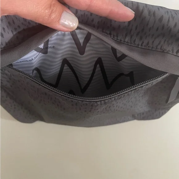 Lululemon Party Om Bag - Picture 11 of 17